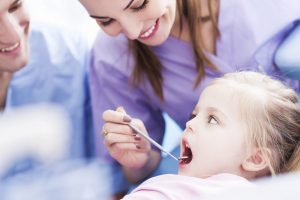 بهترین سن مراجعه به دندانپزشکی اطفال
